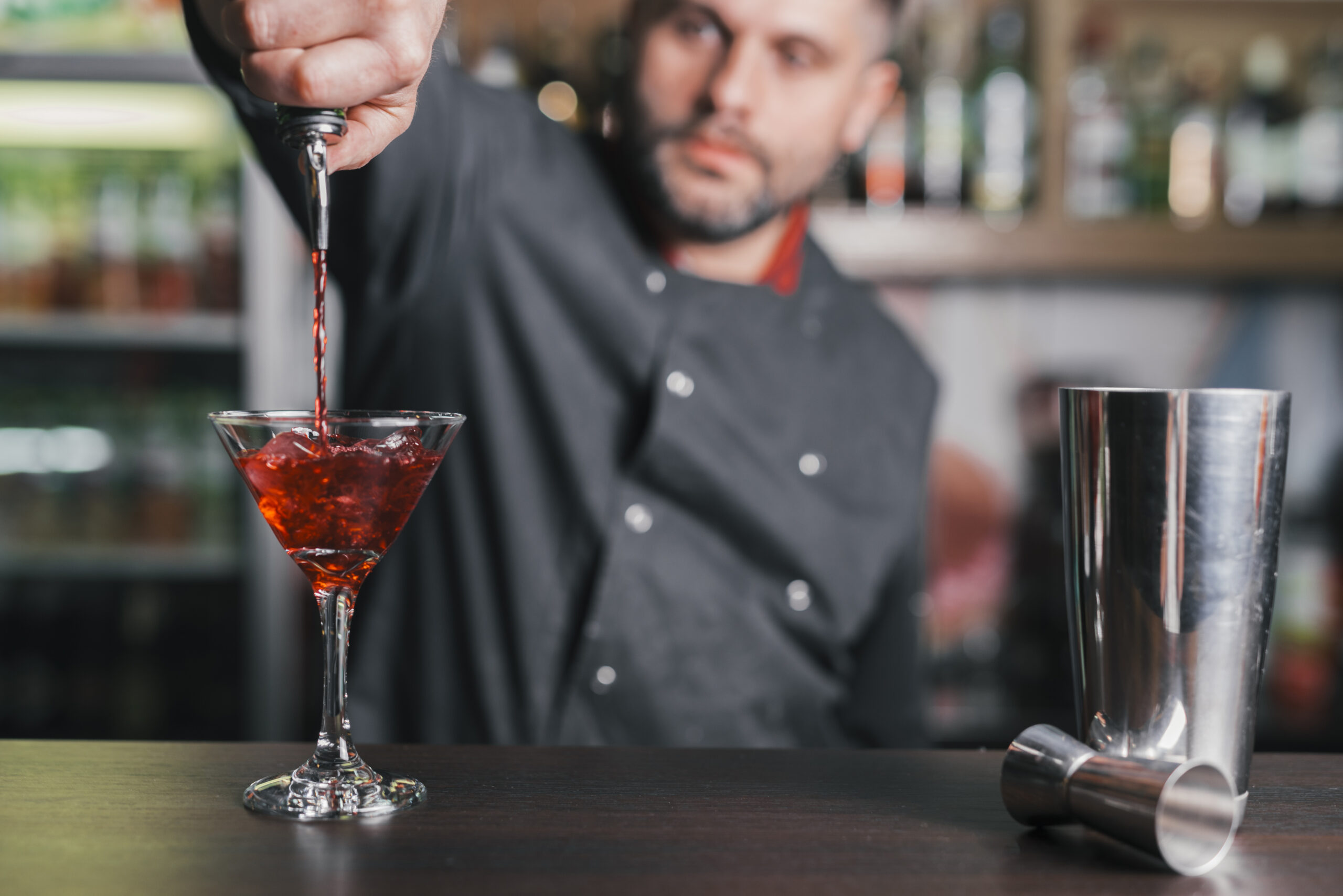 preparing-refreshing-cocktail-bar